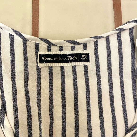 A&F Striped Tie Shirt - Picture 3 of 4